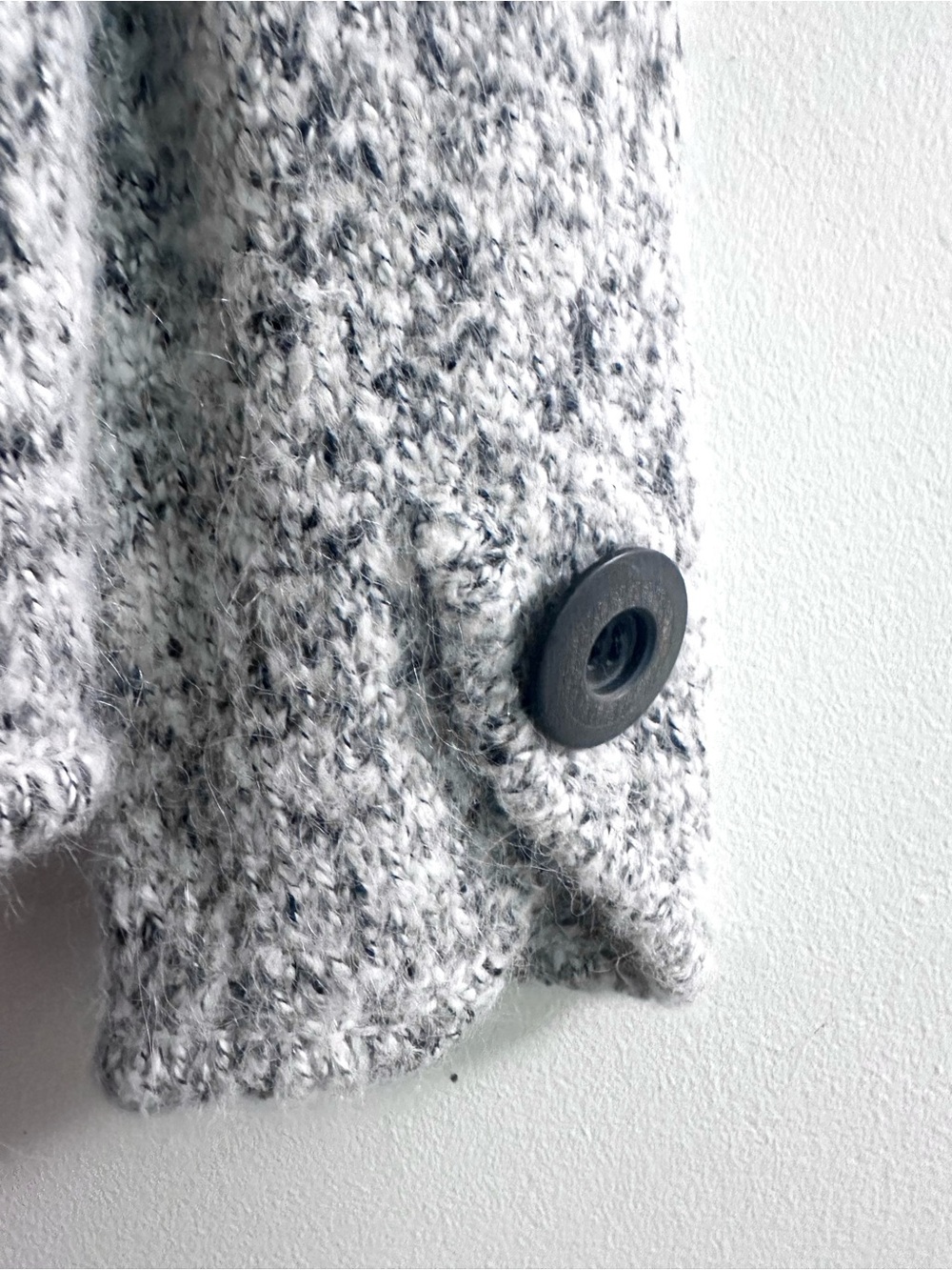 Wilsons of Wickford women’s gray Cardigan Sweater size medium - Picture 8 of 9